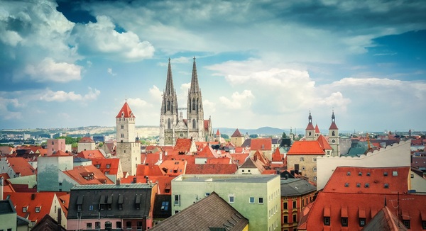 DEREG - Regensburg - Cathedral over the city.jpg